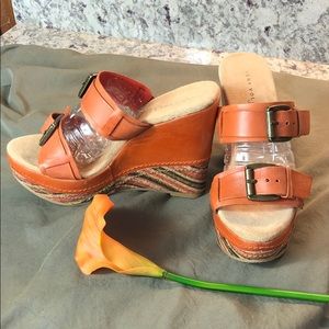 Very Volatile 2 strap multi orange sandals. sz 10